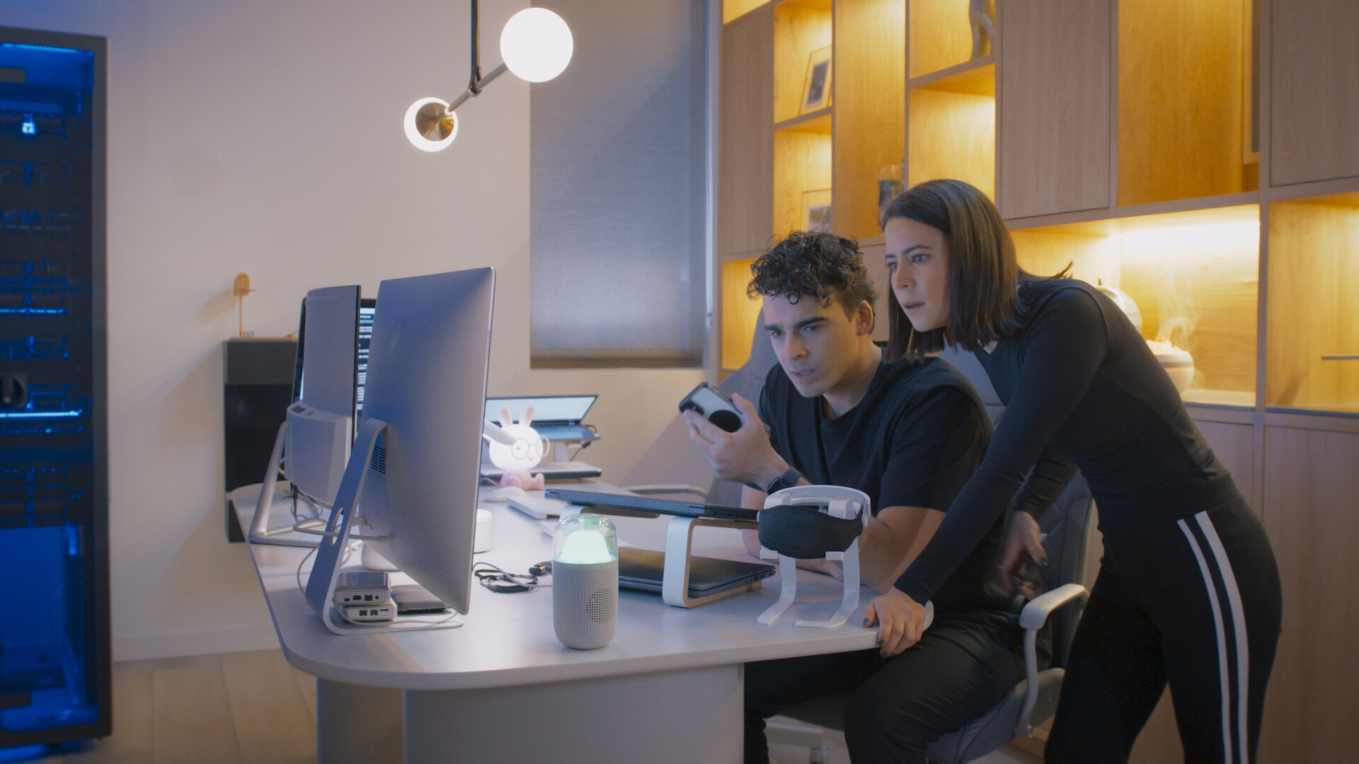 Charly despierta en el hospital y Sky renuncia a Soul & Bass