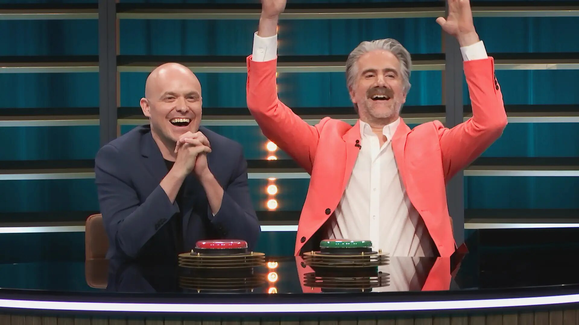 LOL: Last One Laughing S3 E06 – Wie een drol draait voor een ander, trapt er zelf in