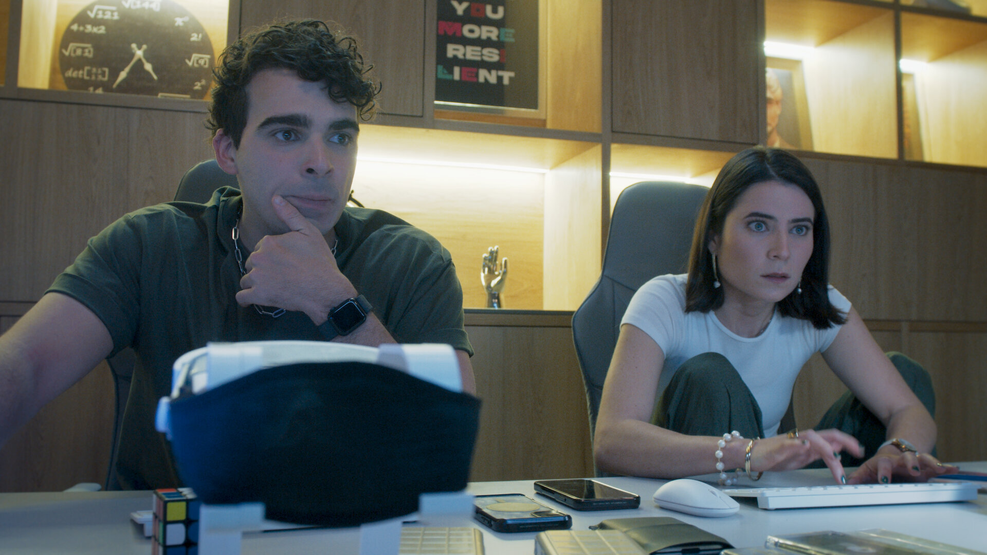 Yeimy se entera de la relación de Charly y Sky