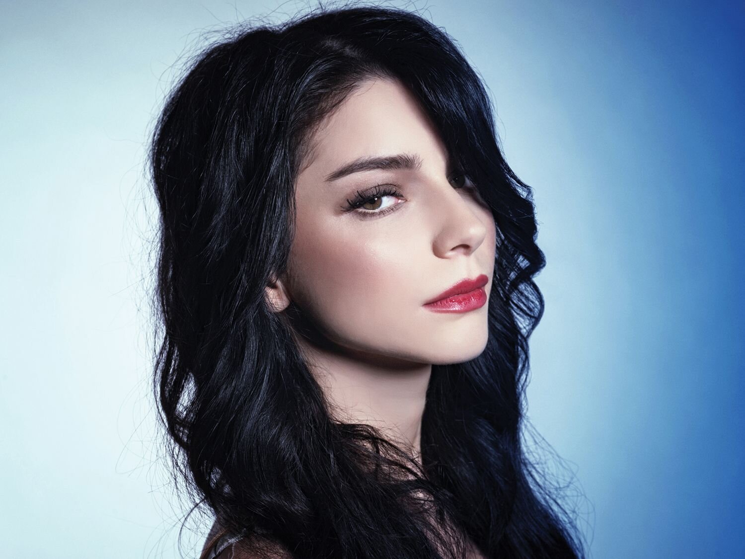 Merve Boluğur