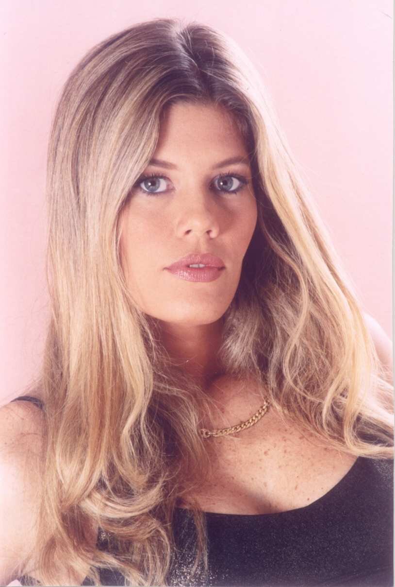 Lorna Paz