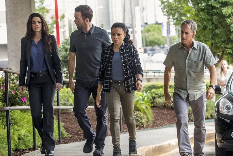 Aftershocks - NCIS: New Orleans S03E01 | TVmaze